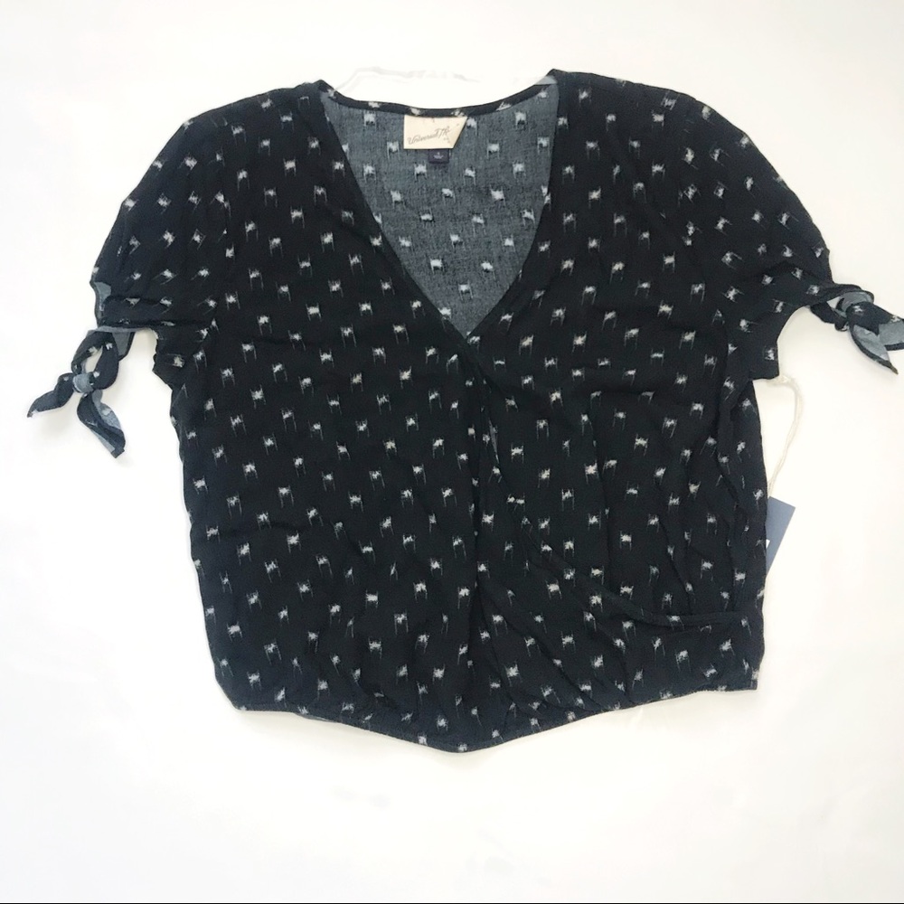 Universal Thread Black Top with Print